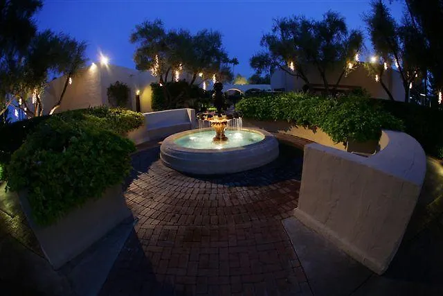 Hotel Scottsdale Cottonwoods Resort & Suites