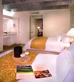 Scottsdale Cottonwoods Resort & Suites Hotel