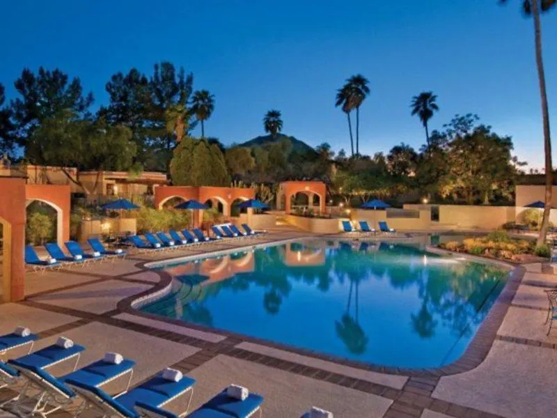 Hotel Scottsdale Cottonwoods Resort & Suites